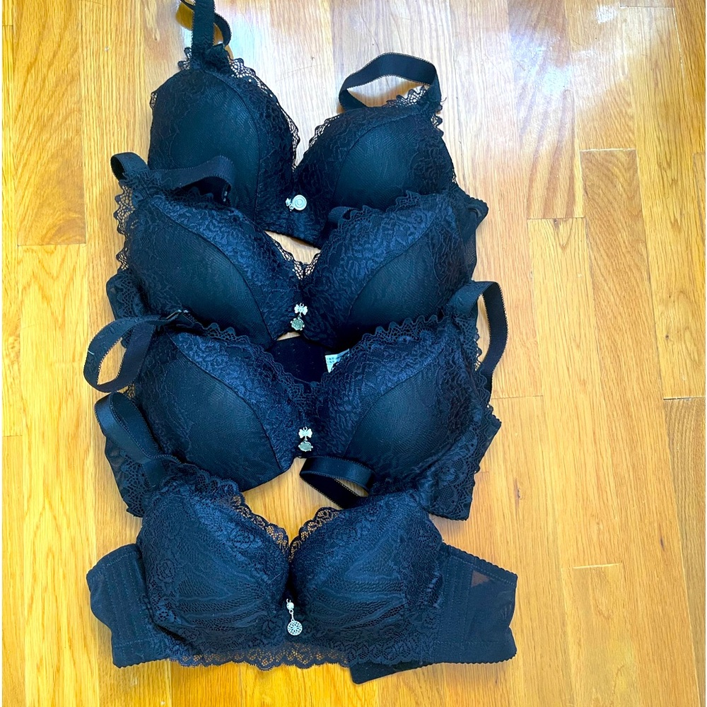 Bundle of 4 New without tag, wirefree push up shaping bra